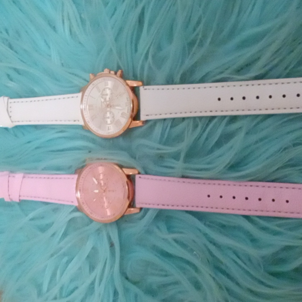 Two watches ⌚ for child or adult lady's - Picture 12 of 12